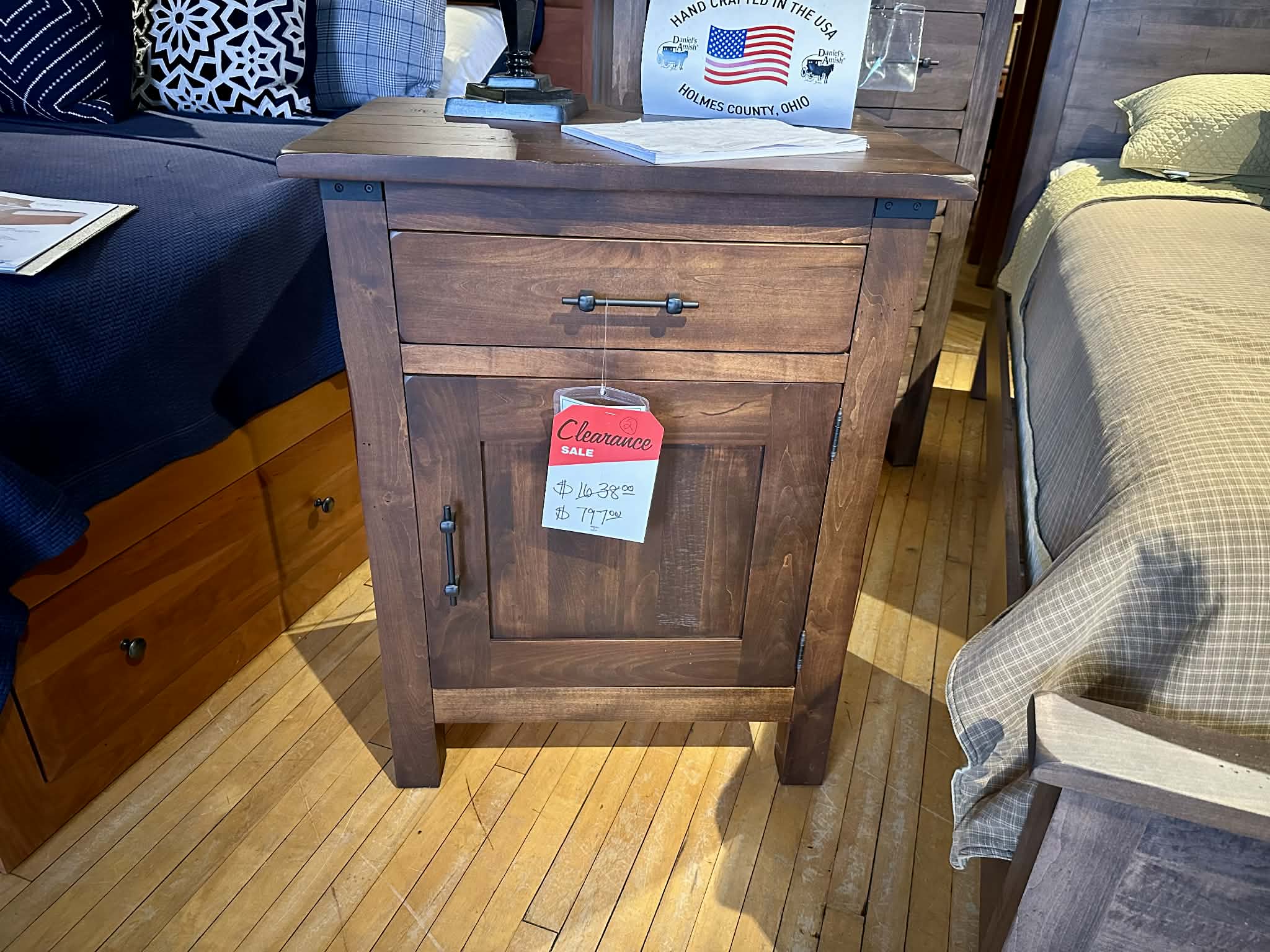Daniels Amish Nightstand