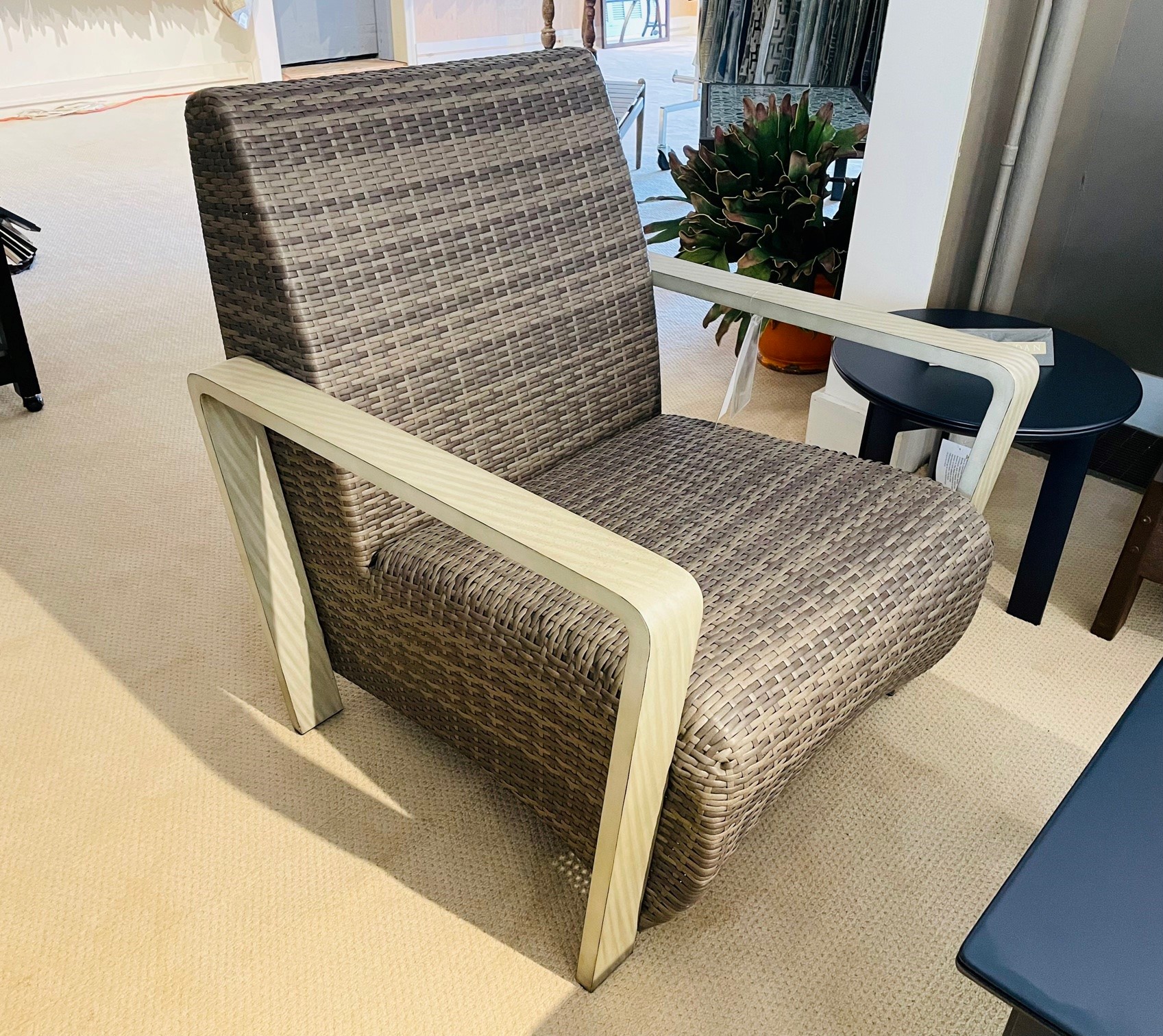 Brown Jordan Fremont Swivel Lounge Chair