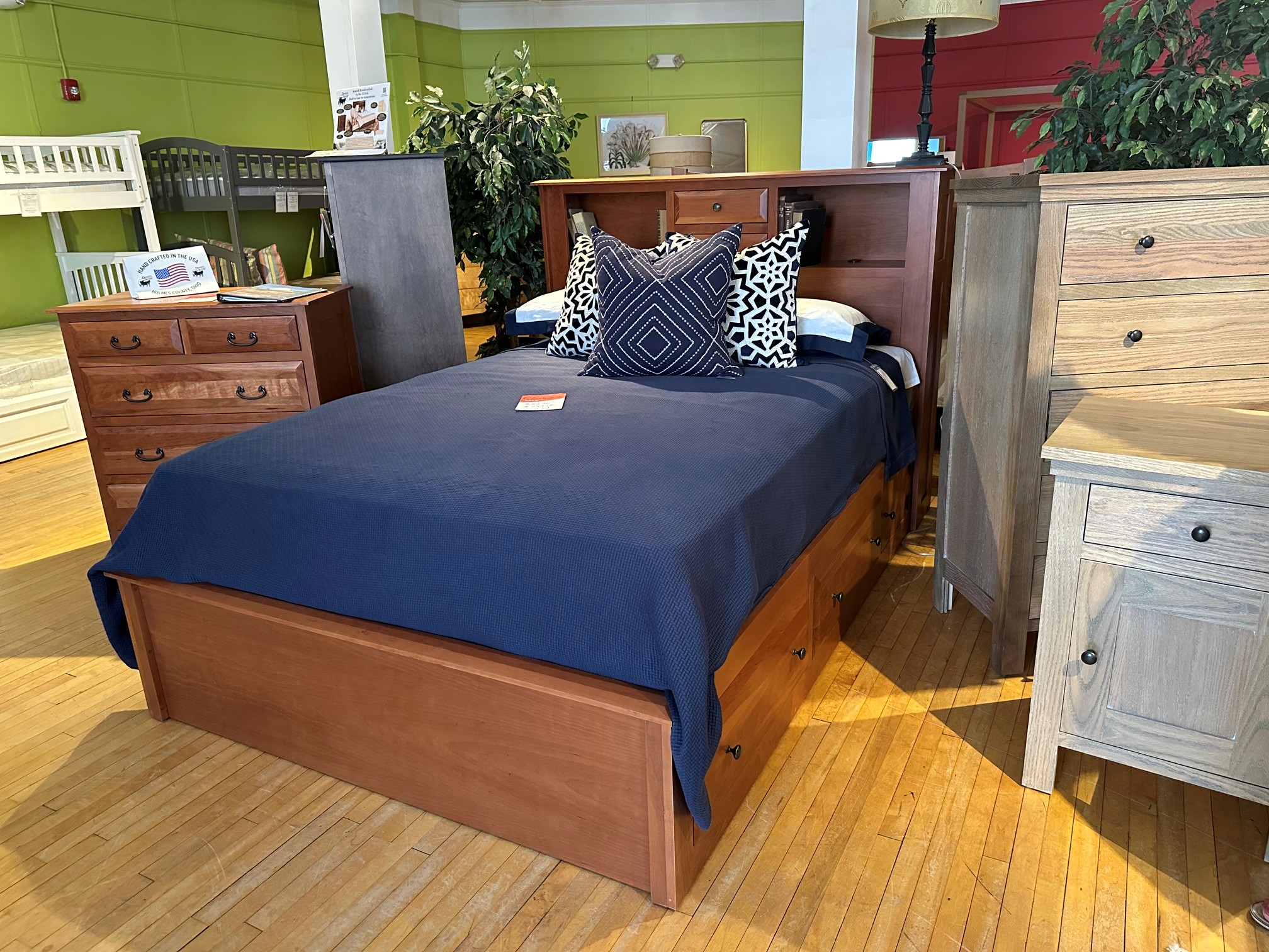 Daniels Amish Bed
