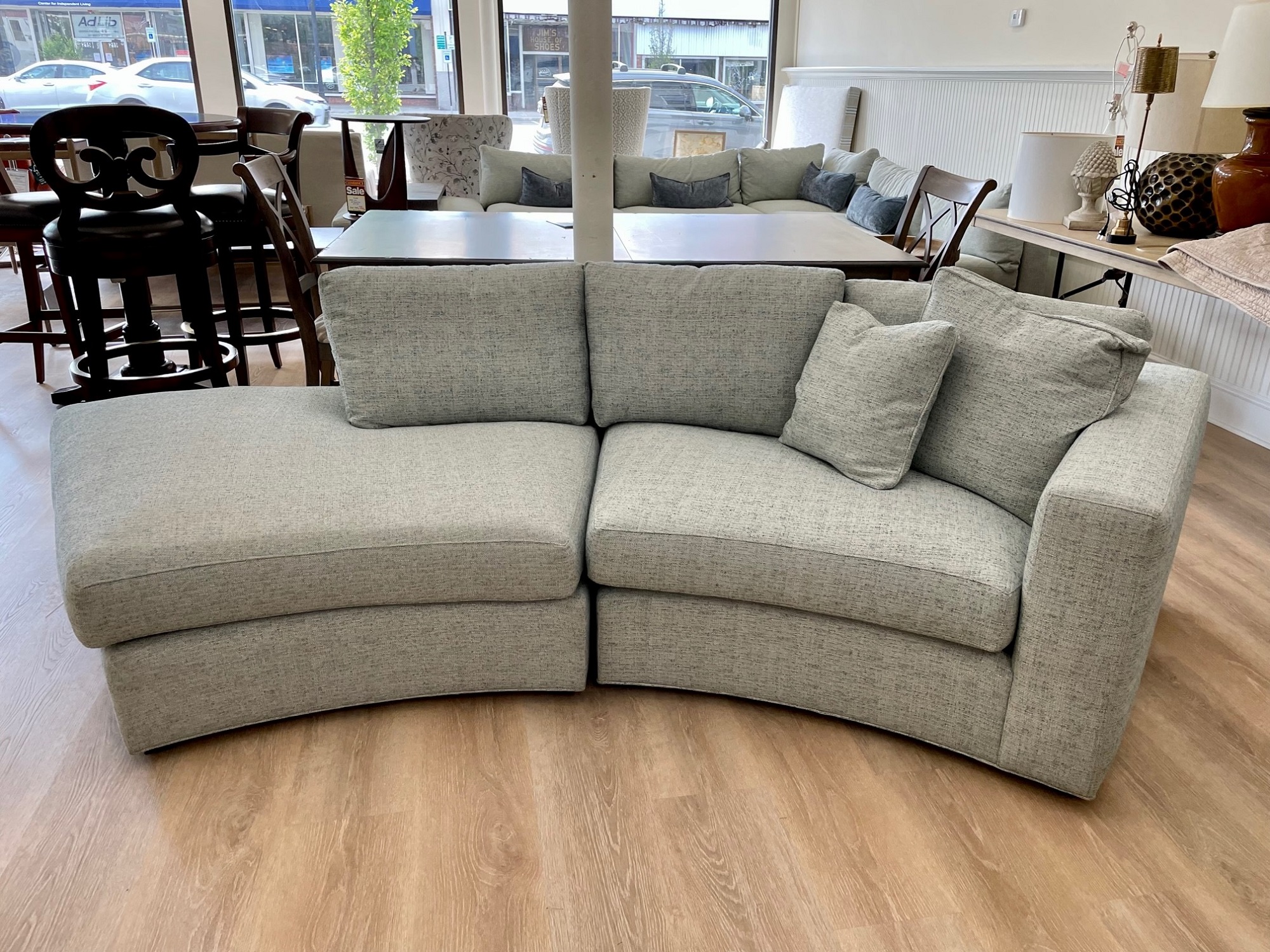 Vanguard Sectional
