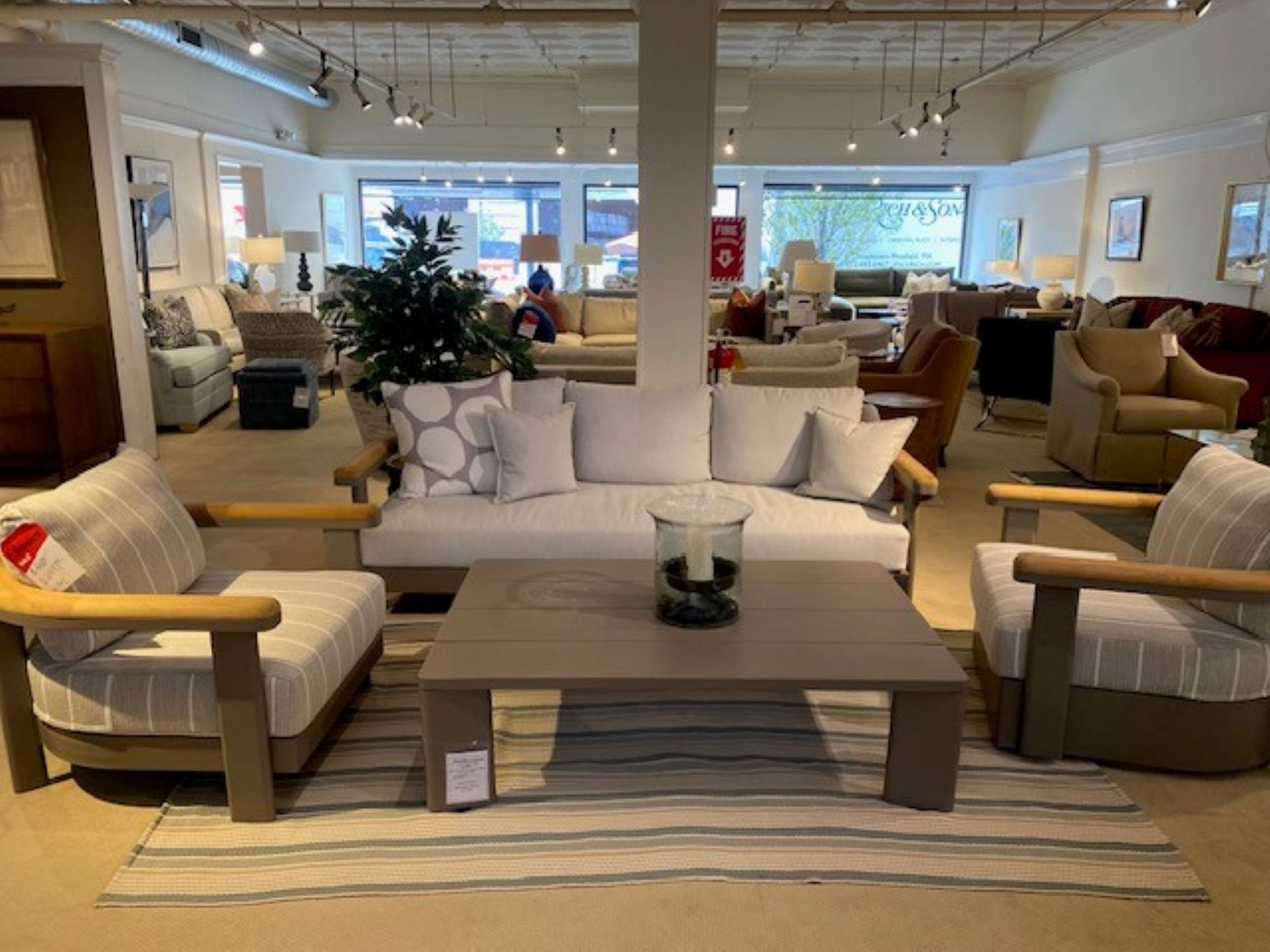 Brown Jordan Outdoor