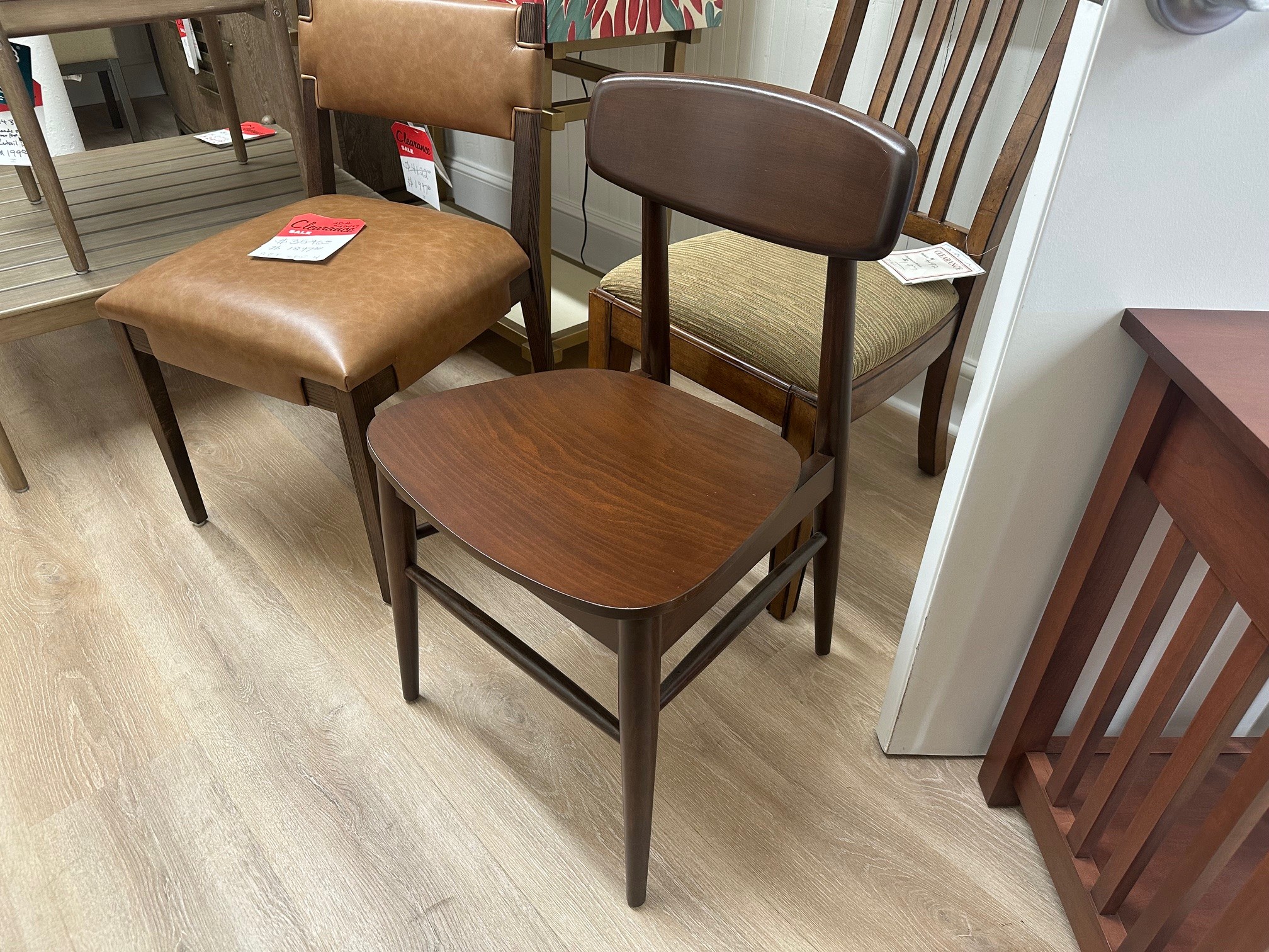 Saloom Chair